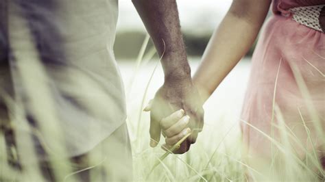 5 Relationship Habits Of The Happiest Couples On The Planet
