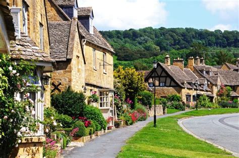 Cotswolds Drive By Sightseeing Tour Twelve Transfers