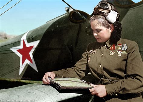 Female Soviet Pilots Transformed In Colourised Wwii Photos Daily Mail