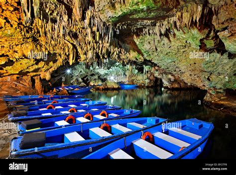 Boat Ride In Diros Caves Lakes A Great Way To Discover The Beauty Of