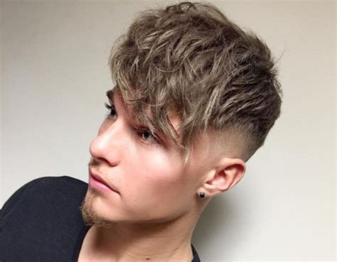 The short on sides, long on top haircut has been all the craze in men's hair trends lately. 50 Short Sides Long Top Hairstyles For Men(2020 Trends)