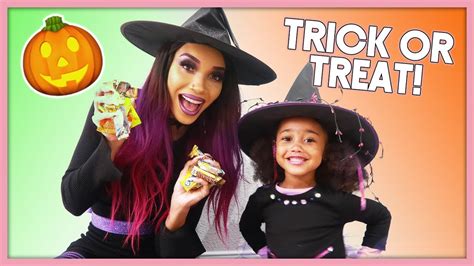 Her First Time Trick Or Treating Mom Vlog Youtube
