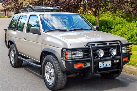 The First Generation Nissan Pathfinder Is A Cheap And Reliable Off Roader
