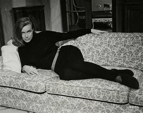 Nude Pictures Of Honor Blackman Are Simply Excessively Damn Hot The Viraler