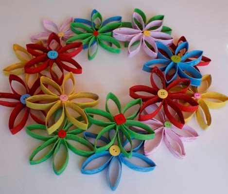 You can choose your own colors, or follow the tutorial because the spring colors they picked are gorgeous. 14 Toilet Paper Roll Flowers Craft Ideas | Guide Patterns