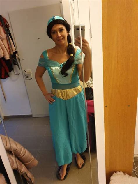 Disney Aladdin Deluxe Jasmine Womens Costume
