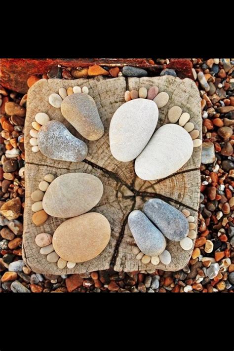 Stone Footprints The Art Of Making Footprints From Rocks Crafts
