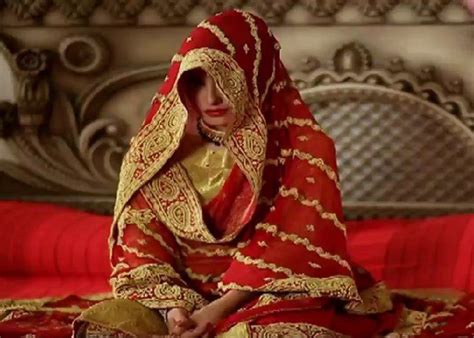 साढ़े चार लाख रुपए लेकर करवा दी फर्जी शादी फिर दुल्हे को बिस्तर पर छोड़ दुल्हन हो गई फरार