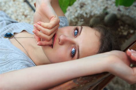 Lying Down Blue Eyes Women Clarice A Face Hd Wallpaper Rare Gallery
