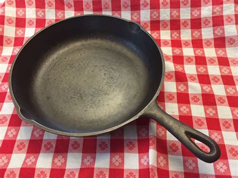 no 7 cast iron skillet vintage 10 1 4 inch made in usa heat ring cornbread pan frying rustic