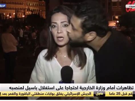 Female Reporter Was Kissed During Live Reporting Life In Saudi Arabia