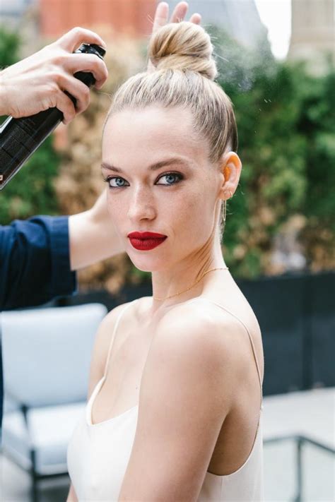 How Model Hannah Ferguson Got Ready For Vogue S Pre Met Gala Party