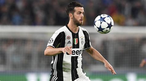I bayern ima slabosti, a mi ćemo ih sutra pokušati iskoristiti. FC Bayern war für Pjanic „eine Nummer zu groß" - Treffen ...