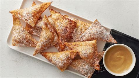 To make the ravioli, lay out 15 wonton wrappers on a lightly floured work surface. Wonton Wrapper Dessert Ideas That Will Totally Surprise You | Wonton wrapper dessert, Desserts ...