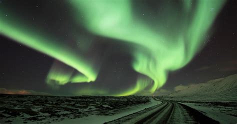 Northern lights outshine Iceland's tourism industry