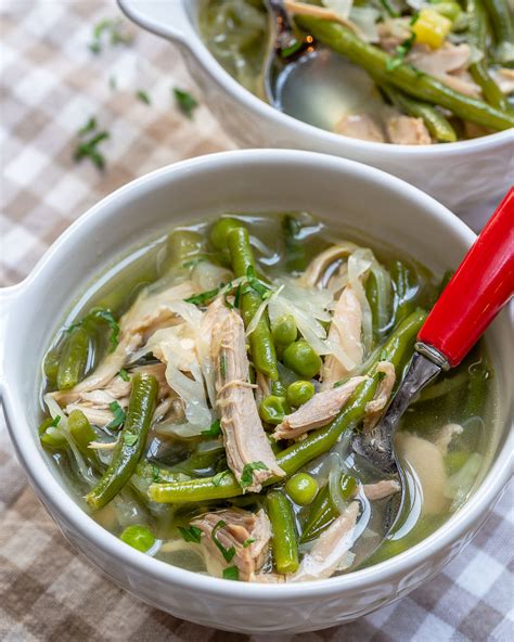 Chicken soup #aspicyperspective #chickensoup #detoxsoup #chickensouprecipe #chickendetoxsoup #cleanse #detox #paleo #glutenfree #dairyfree #soup. Eat this Cabbage Detox Chicken Soup to Reduce Bloat and Shed Water Weight! | Clean Food Crush