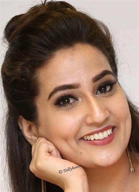 Glamorous Indian Model Manjusha Smiling Dimple Closeup Face Stills