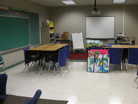 Mrs Kellys Fantastic Fourth Grade Classroom Set Up Day 3