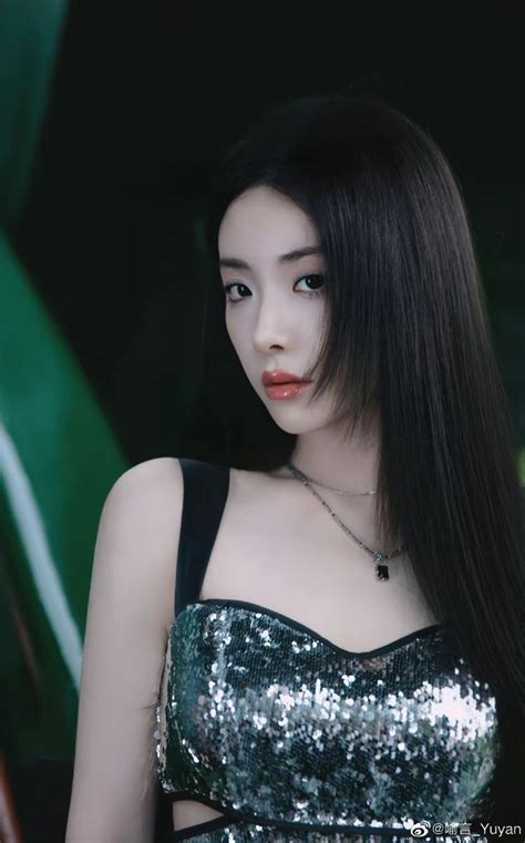 喻言 微博 japanese models yan face claims pretty people goth camisole top one piece female