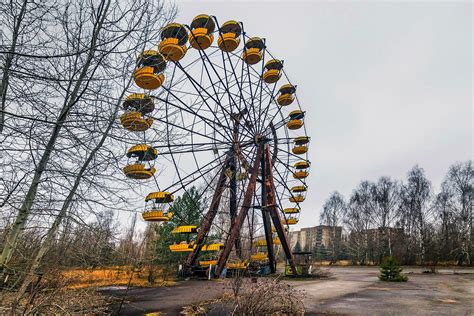 These Spooky Photos Of Chernobyls Abandoned Fairground Will Haunt You