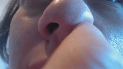 Hotkati1 Nice Noseholes In 5 Minutes To Cam Mp4