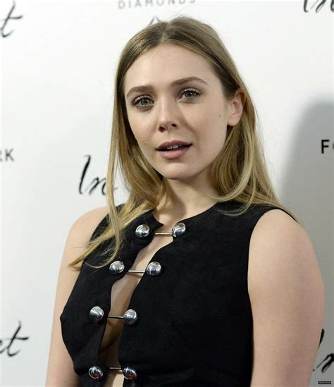 Elizabeth Olsens Delicious Side Boob Scrolller