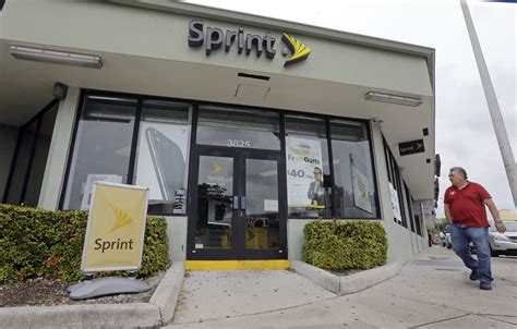 Sprint To Open 105 New Chicago Area Stores By 2018 Chicago Tribune