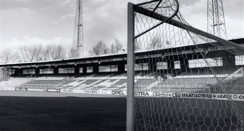 De meer, opgericht op 10 februari 1918, is een voetbalvereniging gelegen in amsterdam oost/watergraafsmeer. Ajax en de band met de Watergraafsmeer (17) - Geheugen van ...