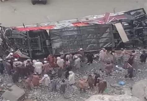 19 Members Dead In Pakistan Bus Accidentmanatelangananews