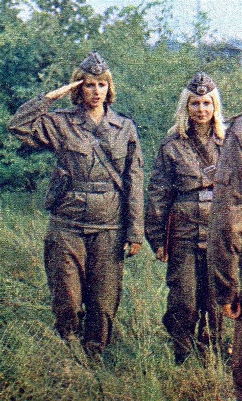 ddr soldatin by schlangentieger german soldiers ww2 german army military women military