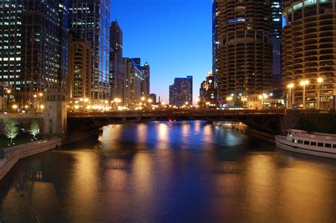 Chicago River At Night Elgan Thomas Flickr
