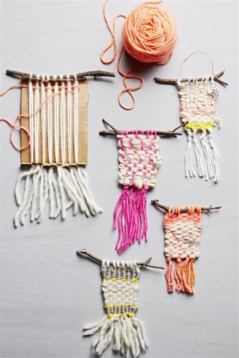 7 Easy No Knit Yarn Crafts Weaving For Kids Weaving Projects Yarn