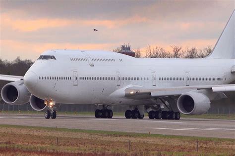 Encalhado Há 10 Anos Boeing 747 8 Executivo Pode Ser Sucateado Nos Eua
