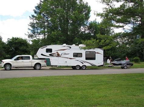 How Big Of A Fifth Wheel Can A F-150 Tow?