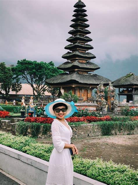 If you visit this temple, you should know that it's the only one with two different sanctuaries. Visit Pura Ulun Danu Bratan Temple Bali — The Bali's most ...