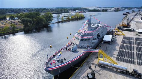 u s navy commissions 13th freedom class lcs uss marinette lcs 25 naval news
