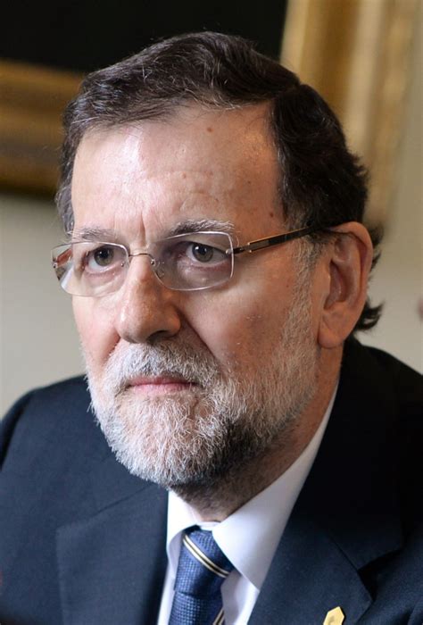 El presidente de españa, es la persona que dirige las acciones del ejecutivo además de coordinar las funciones de los demás órganos que se encuentran establecidos dentro la constitución. Presidente del Gobierno de España - Wikiwand