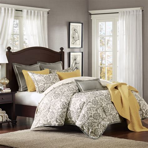 Bring effortless luxury into your bedroom with the comforter set. Grey King Size Bedding Ideas - HomesFeed