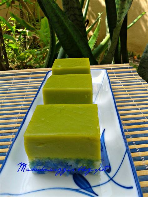 Pumpkin glutinous rice kuih (pumpkin seri muka) is similar to kuih seri muka, the bottom layer is made with glutinous rice. jom masak, jom makan makan..: Kuih Seri Muka
