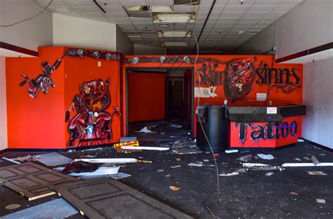 An Abandoned Tattoo Shop Inside An Abandoned Mall R Abandonedporn