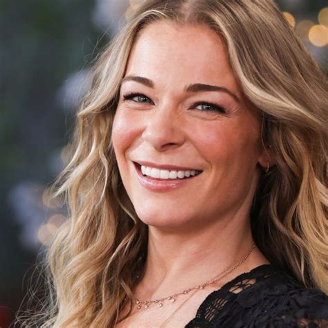 Leann Rimes 40 Highlights Sculpted Abs In Strapless Bikini And Tiny Shorts Hello