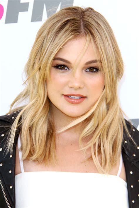 Olivia Holt Wavy Honey Blonde Overgrown Bangs Hairstyle Steal Her Style