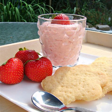 Fluffy Strawberry Mousse. Creamy, fluffy and great tasting! Easy recipe!