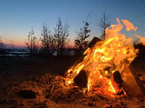 Beach Bonfire In Michigan Oc Routdoors