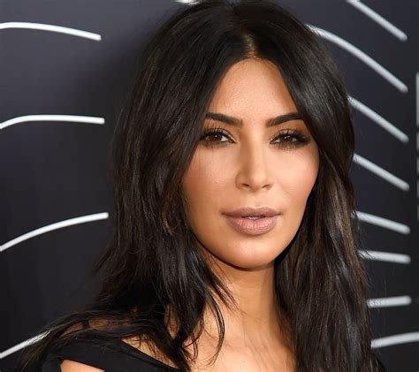 kim kardashian haircut see her new angled lob glamour