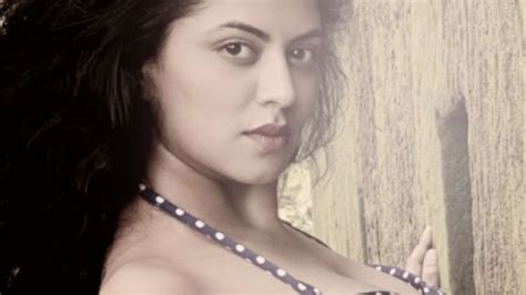 Is It A Sin To Grow Old Kavita Kaushik Hits Out At Troll For Calling