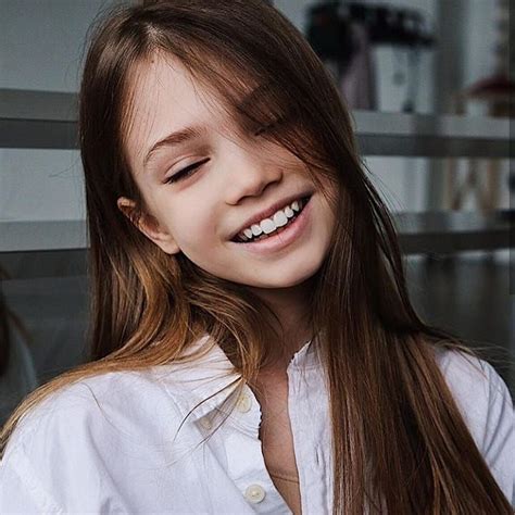 Pin By August Aa On Zhenya Kotova In 2020 With Images Young Fashion