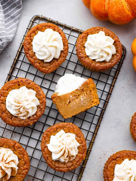 Pumpkin Pie Cupcakes With Cream Cheese Whipping Cream Yummy Recipe