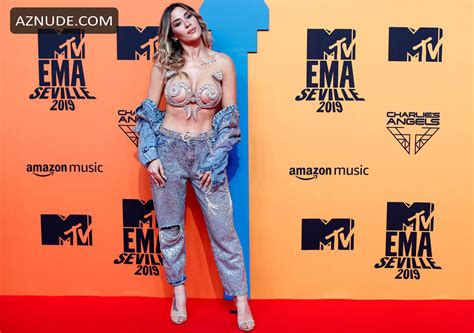 J Mena Sexy At The 2019 Mtv Europe Music Awards At The Fibes Conference