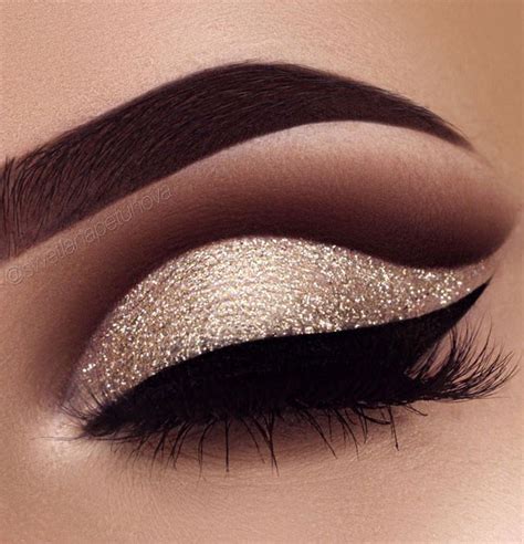 Gorgeous Eyeshadow Looks The Best Eye Makeup Trends Glitter Gold Cut